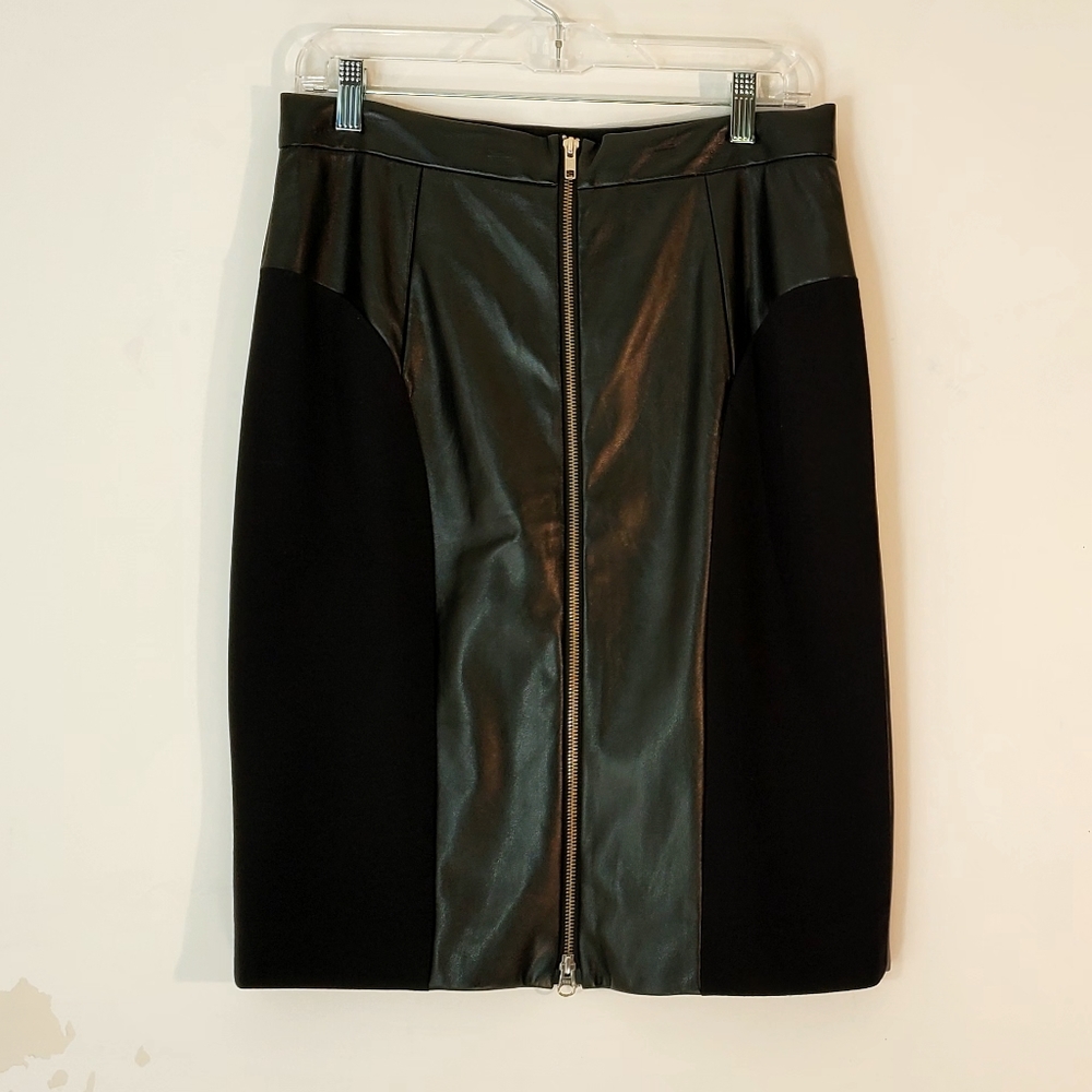 2b.Rych Skirt - Picture 4 of 7
